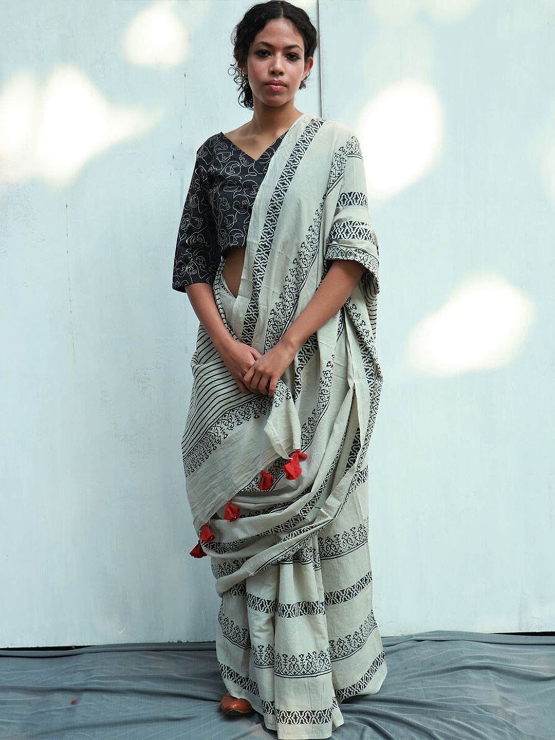 

Chidiyaa Ethnic Motifs Pure Cotton Block Print Saree, Off white