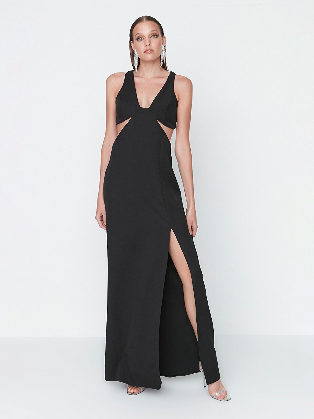 

Trendyol V-Neck Cut-Out Detail Maxi Dress, Black