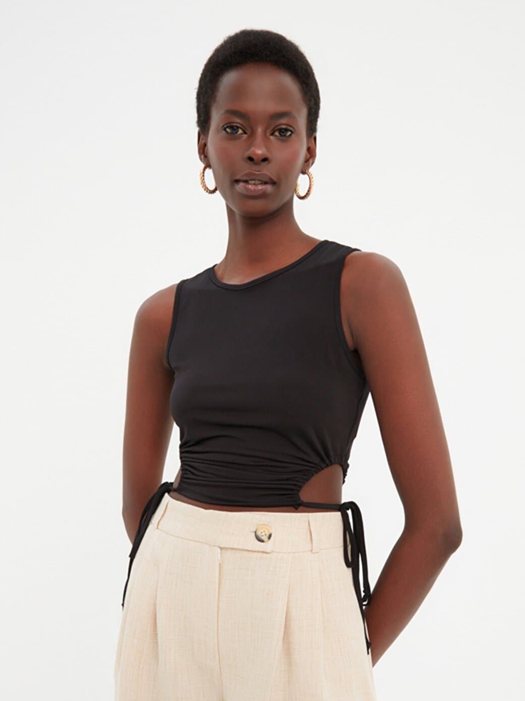 

Trendyol Sleeveless Cut Out Top, Black