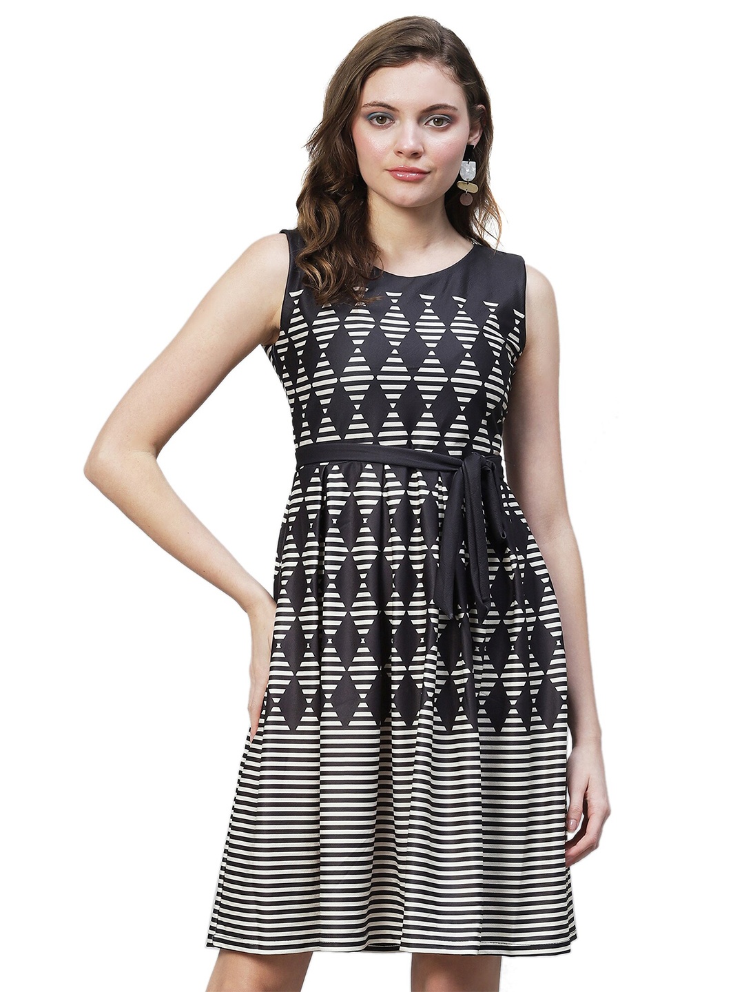 

eshami Women Printed Round Neck A-Line Dress, Black