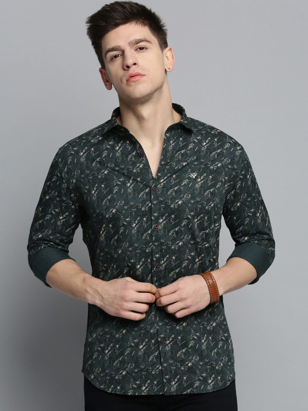 

SHOWOFF Men Comfort Printed Casual Cotton Shirt, Olive