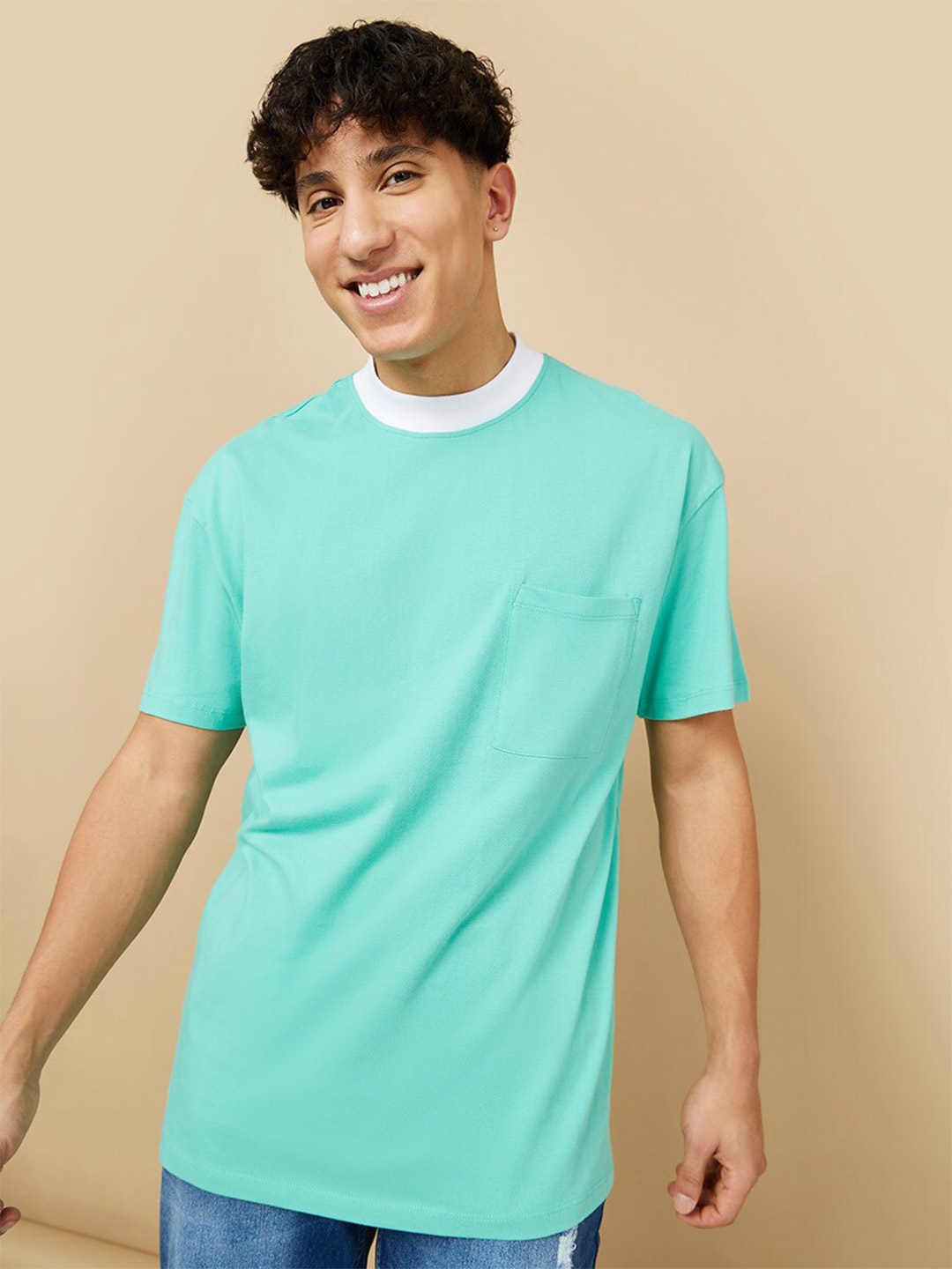 

Styli Men Solid Round Contrast Neck Drop-Shoulder Sleeves Pockets Oversized T-Shirt, Green