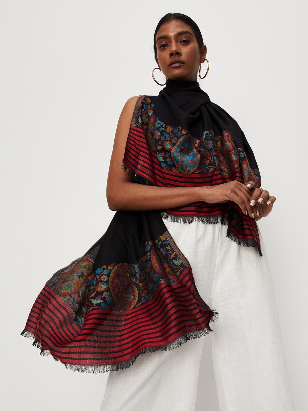 

max Women Floral Printed Woven-Design Shawl, Black