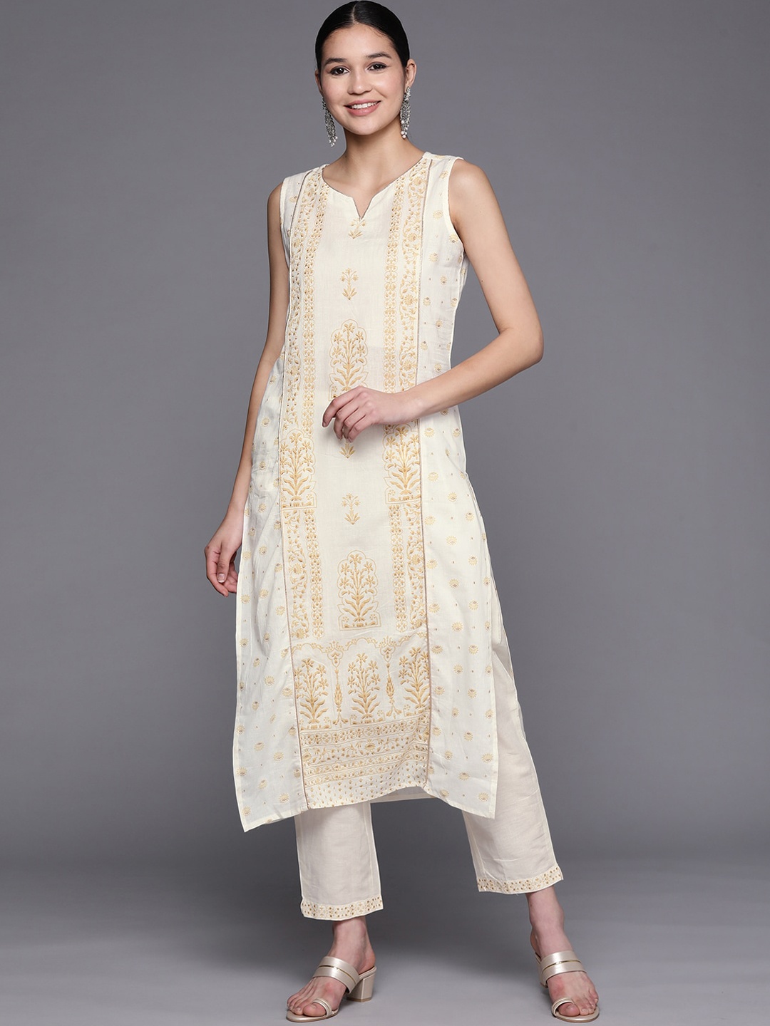 

Ahalyaa Women Ethnic Motifs Printed Pure Cotton Notch Neck Kurta with Trousers, Off white