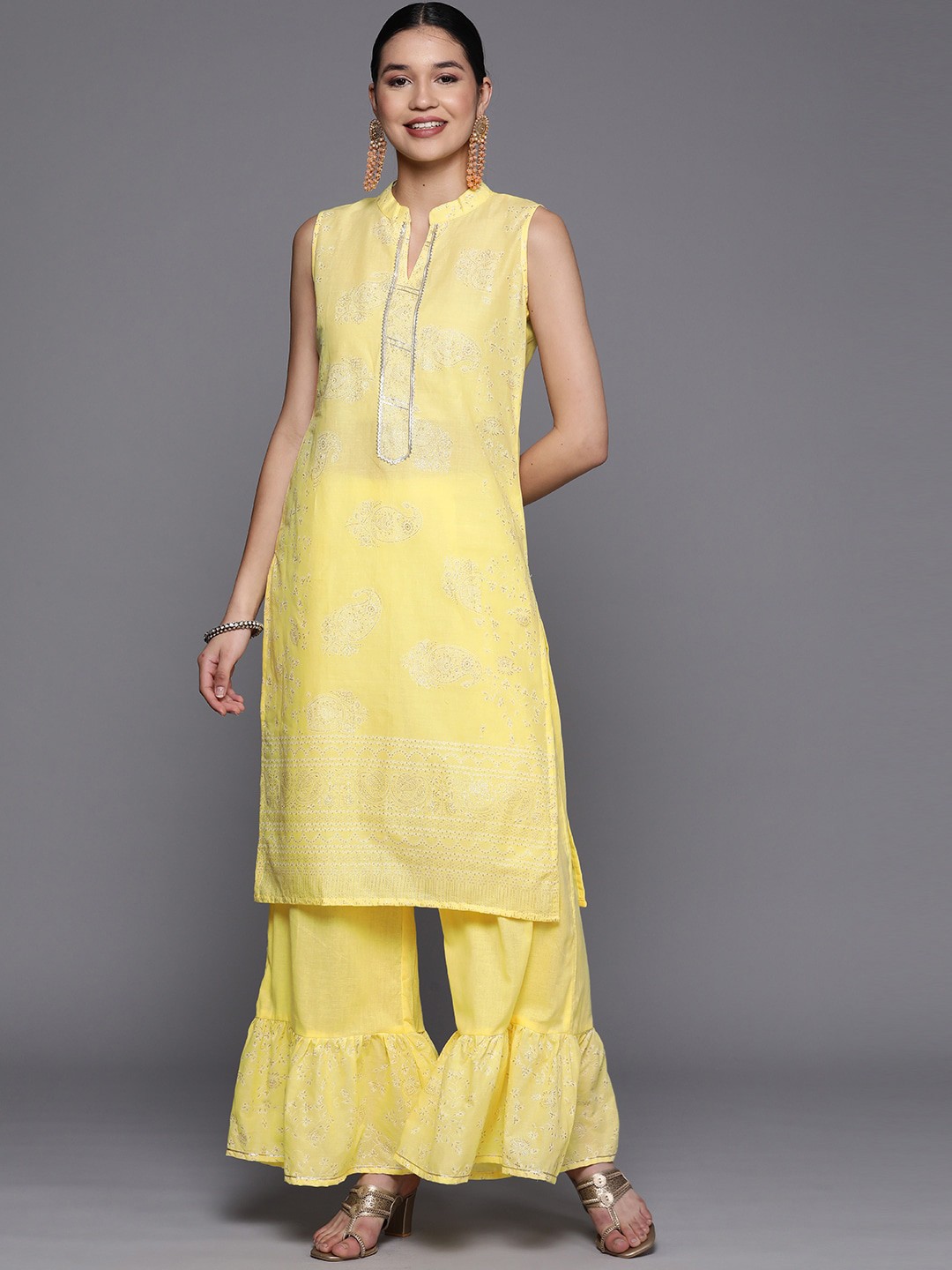 

Ahalyaa Women Paisley Printed Pure Cotton Kurta with Palazzos, Yellow