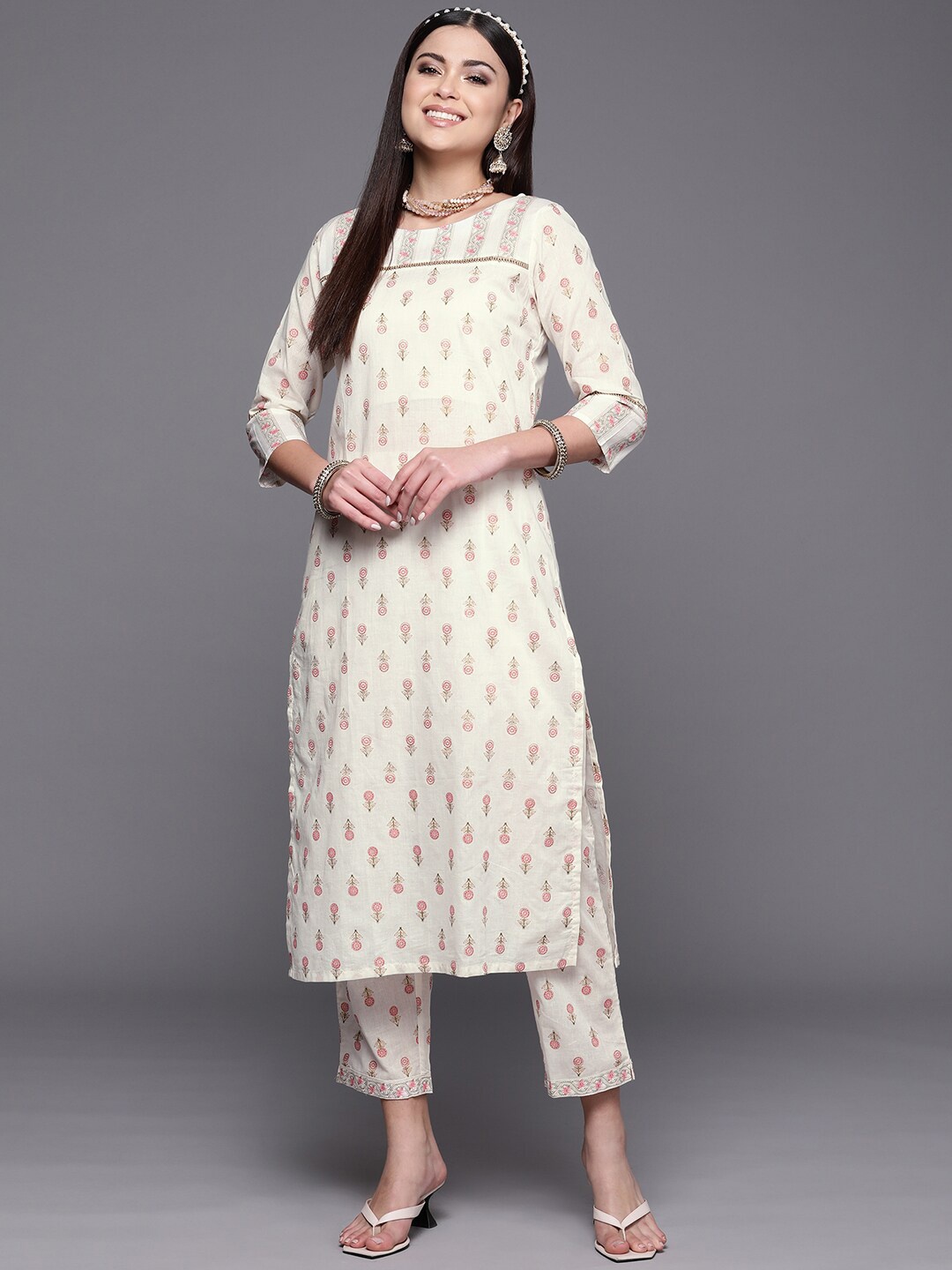 

Ahalyaa Women Floral Printed Pure Cotton Kurta with Trousers, Off white