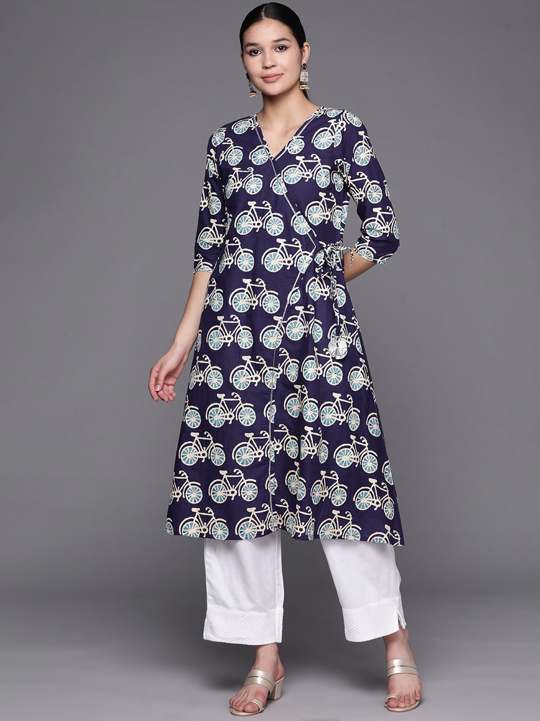 

Ahalyaa Women Blue Pure Cotton Quirky Printed Indigo Kurta, Navy blue