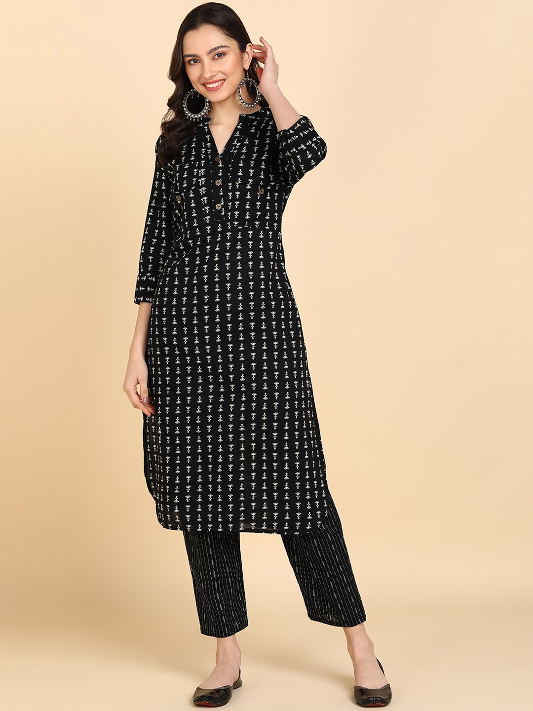 

BLOCKS OF INDIA Women Floral Printed Pure Cotton Kurta with Trousers, Black
