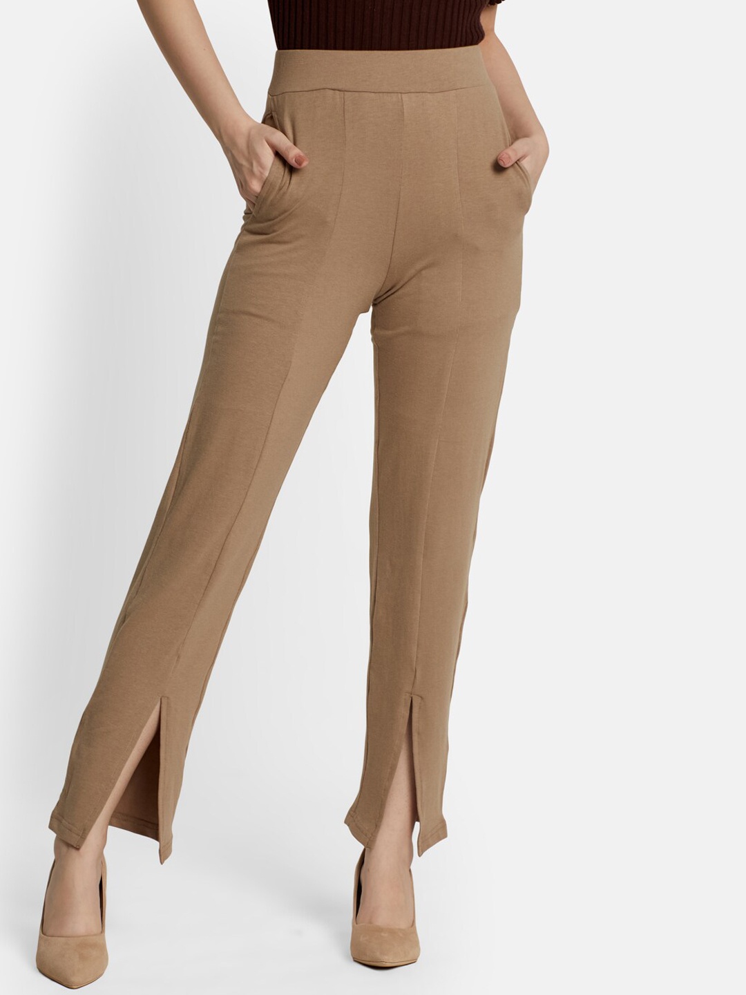 

UNMADE Women Straight Fit Cotton Trousers, Camel brown
