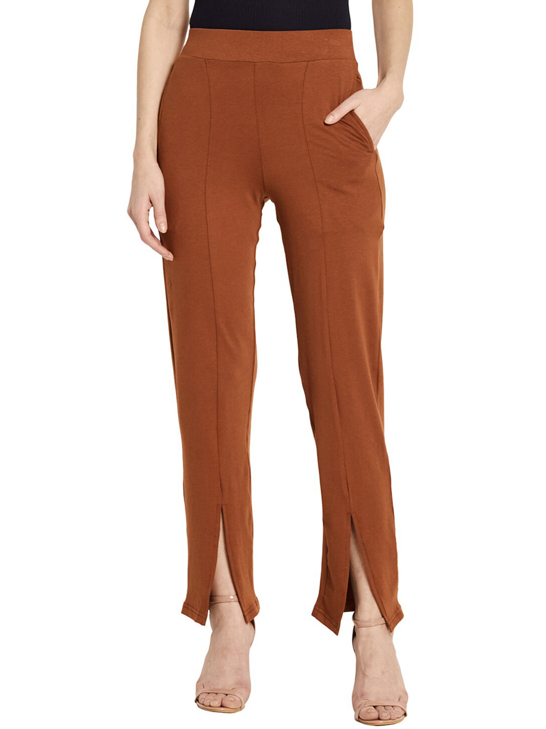 

UNMADE Women Straight Fit Trousers, Brown