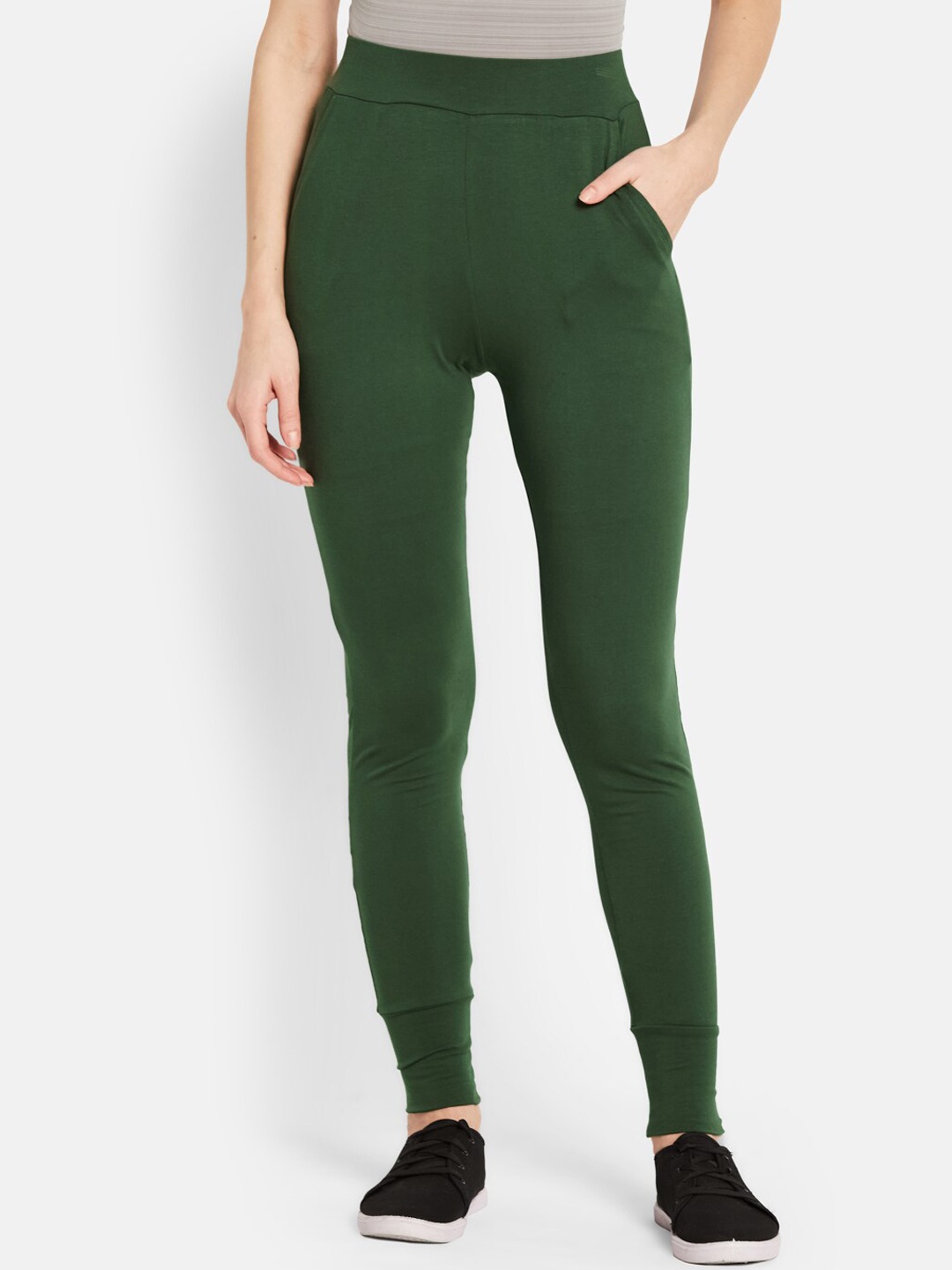 

UNMADE Women Cotton Skinny Fit High-Rise Trousers, Green