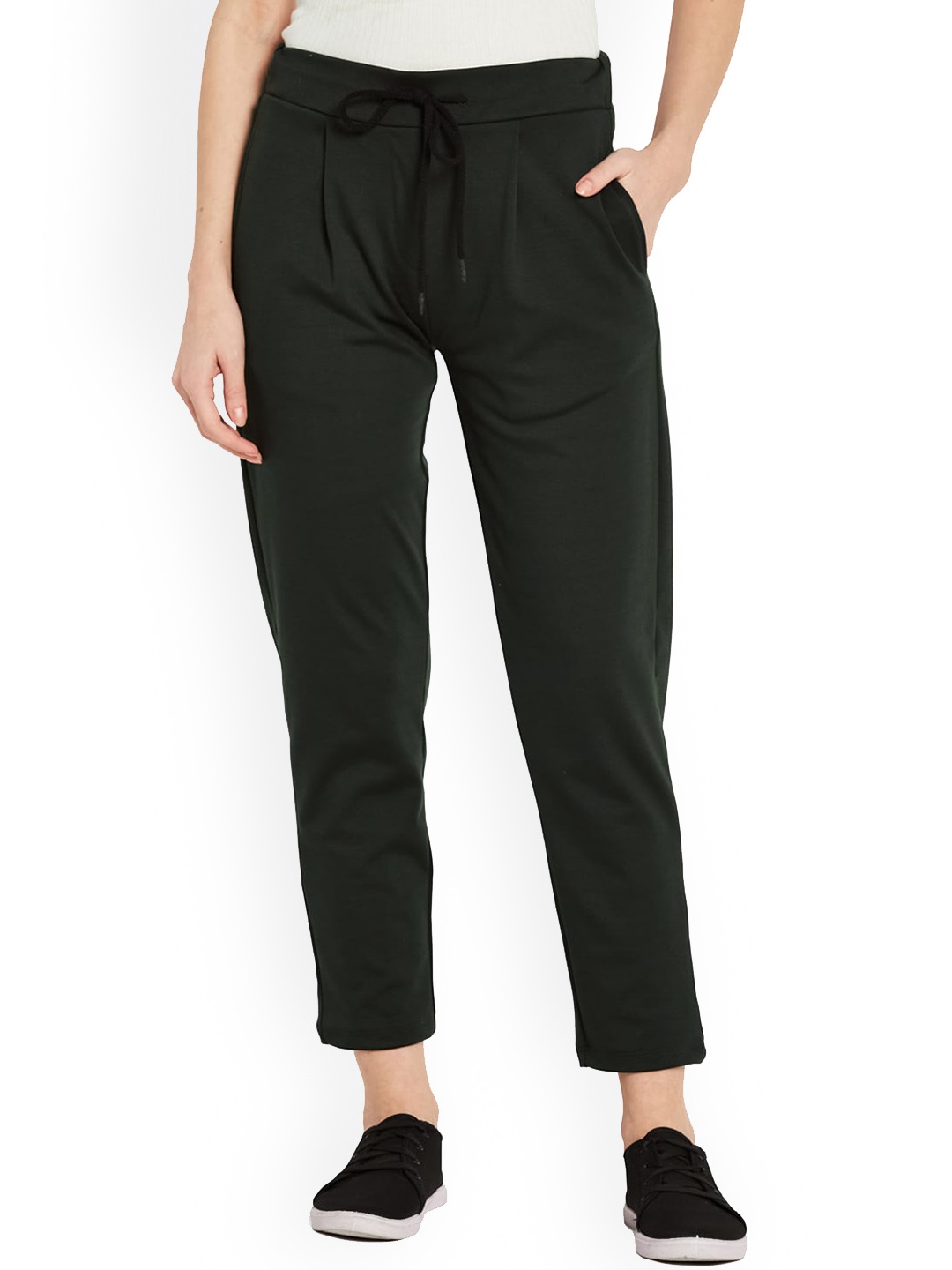 

UNMADE Women Solid Slim Fit Mid-Rise Trousers, Green