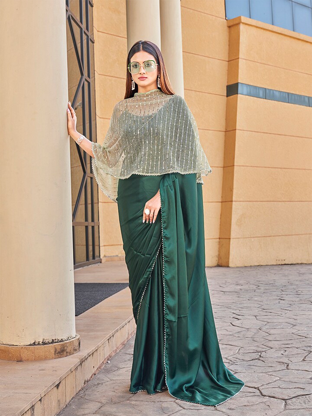

Tikhi Imli Green & Gold-Toned Satin Saree