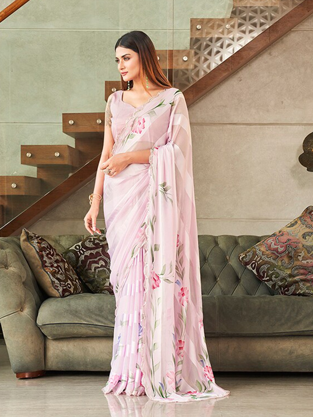 

Tikhi Imli Floral Printed Sequinned Saree, Pink