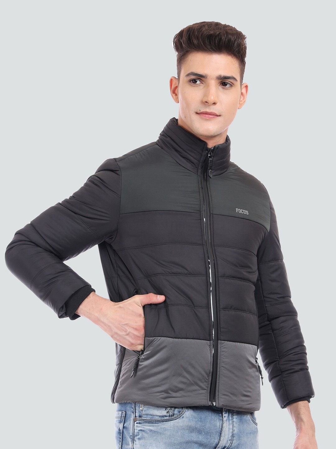 

YOUNG CLUB CLASSIC Men Colourblocked Lightweight Padded Jacket, Black