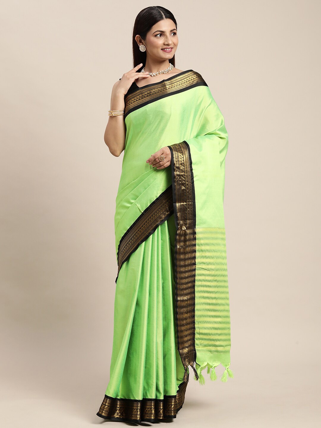 

eshami Zari Silk Blend Saree, Green