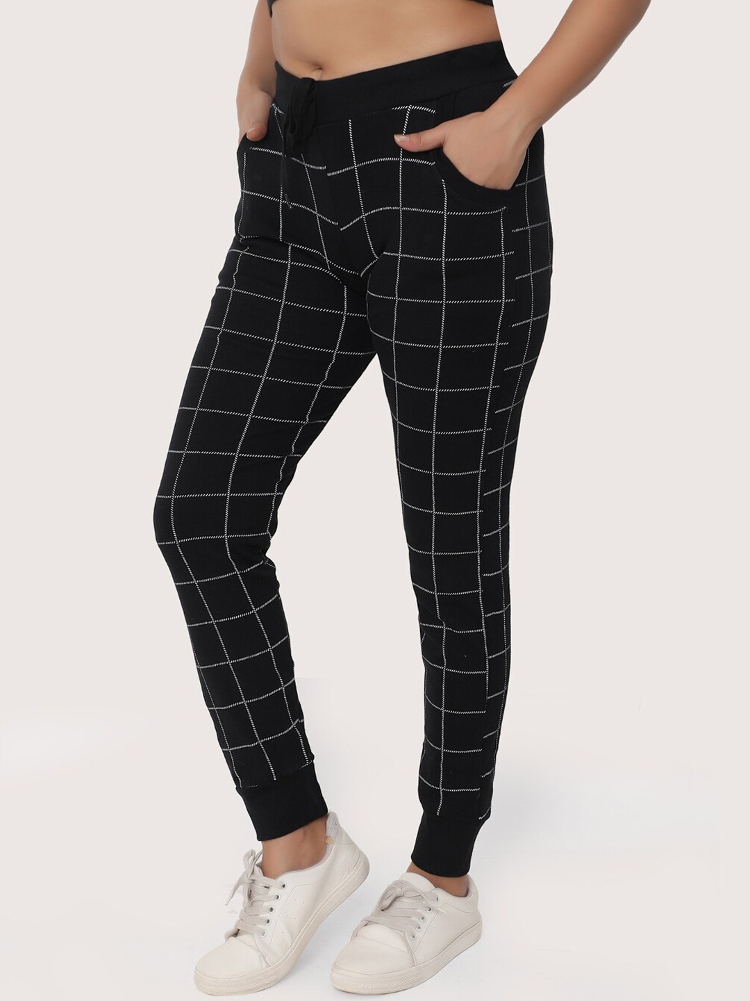 

ZRI Women Checked Cotton Track Pants, Black