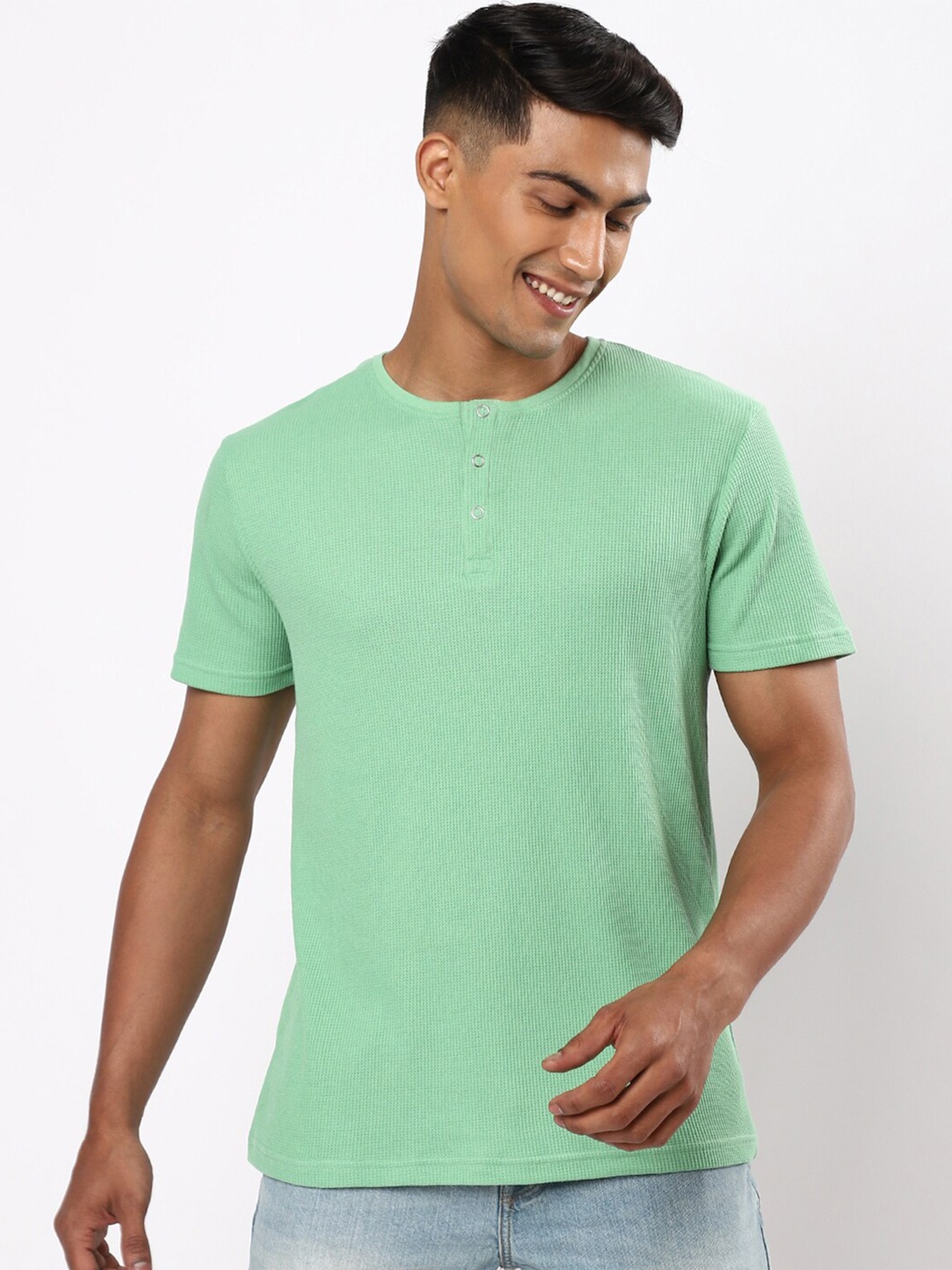 

Bewakoof Men Henly Neck Cotton T-shirt, Green