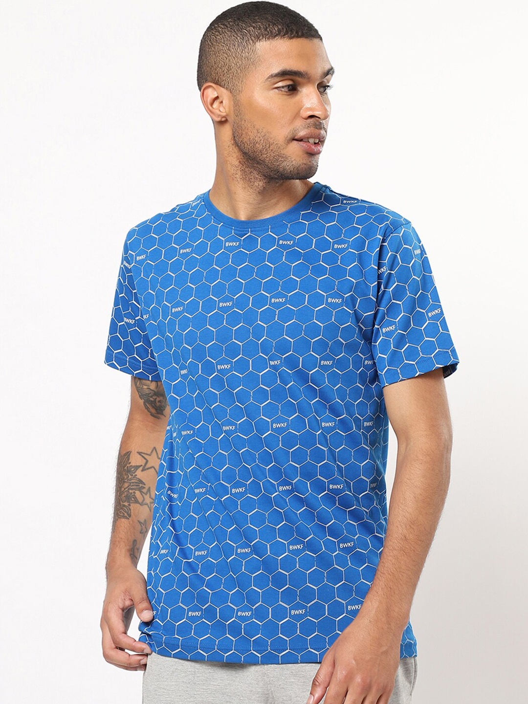 

Bewakoof Men Geometric Printed Cotton T-shirt, Blue