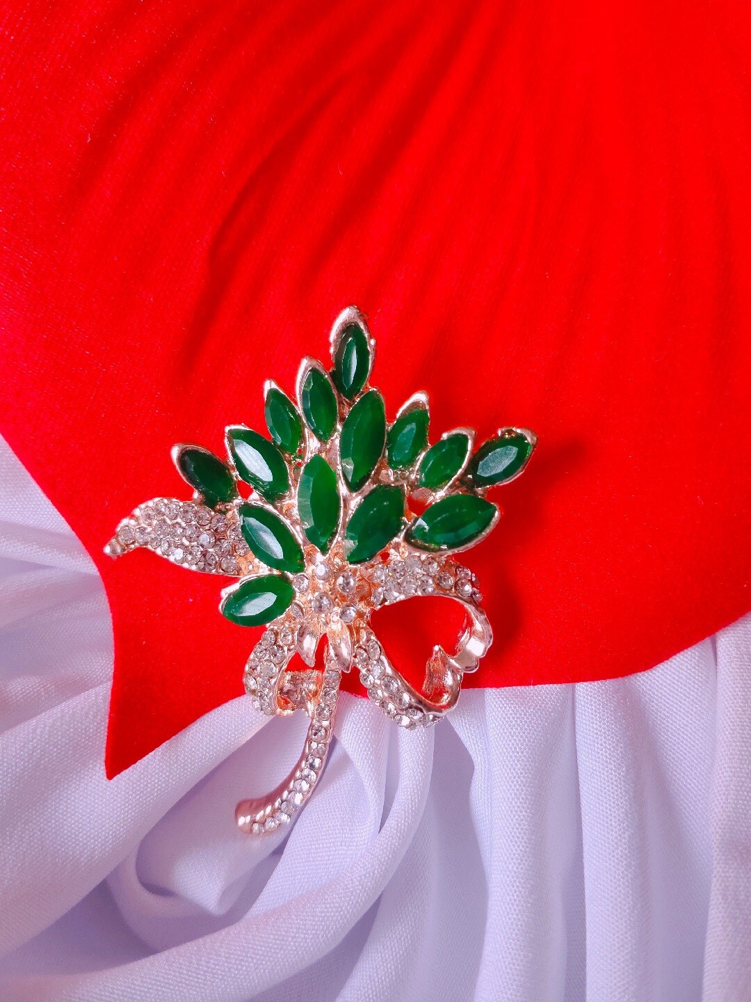 

Mahi Women Artificial Stone -Studded Floral Shape brooch, Green