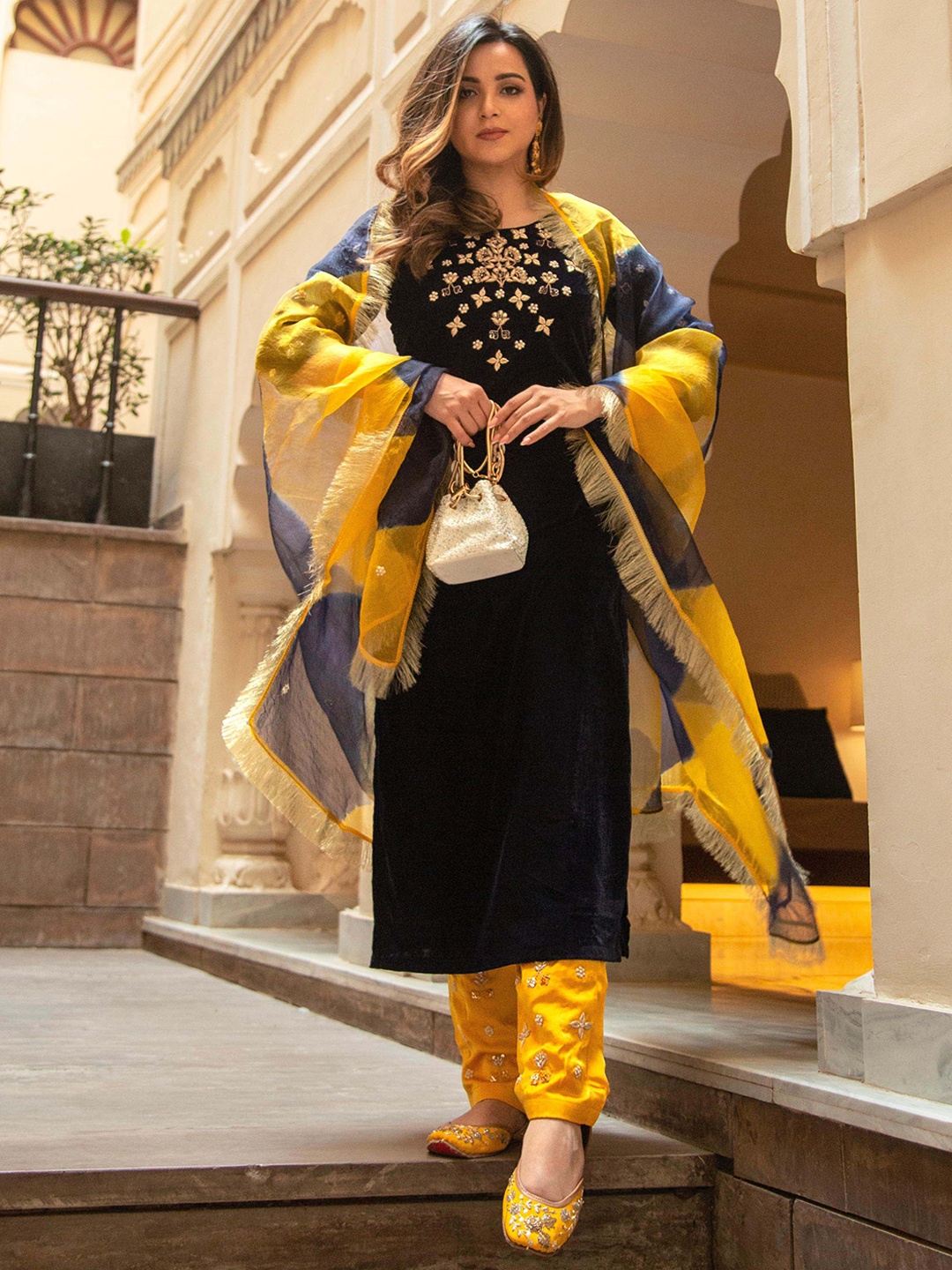 

AACHHO Women Floral Embroidered Velvet Kurta with Trousers & With Dupatta, Navy blue