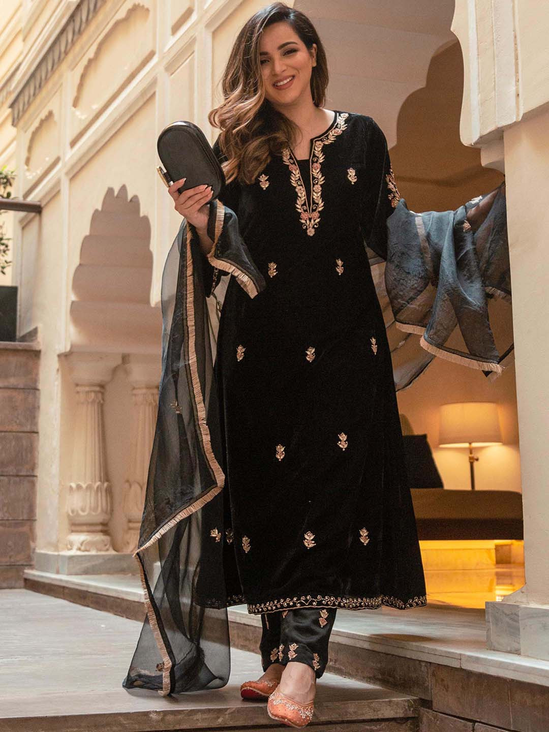 

AACHHO Women Ethnic Motifs Embroidered Zardozi Velvet Kurta & Trousers With Dupatta, Black