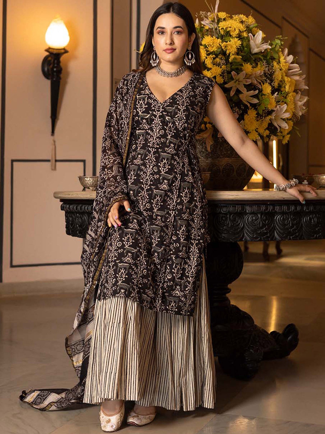 

AACHHO Ethnic Motifs Printed Angrakha Pure Cotton Kurta with Sharara & Dupatta, Black