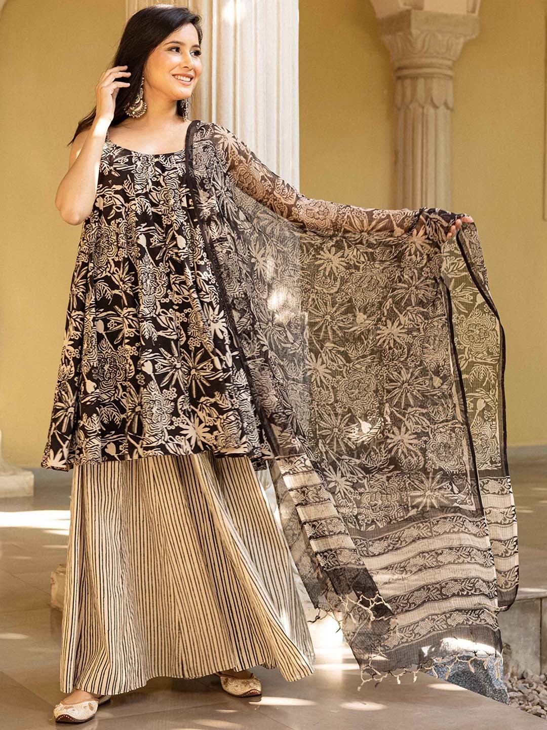 

AACHHO Printed Pure Cotton A-Line Kurta with Sharara & With Dupatta, Black