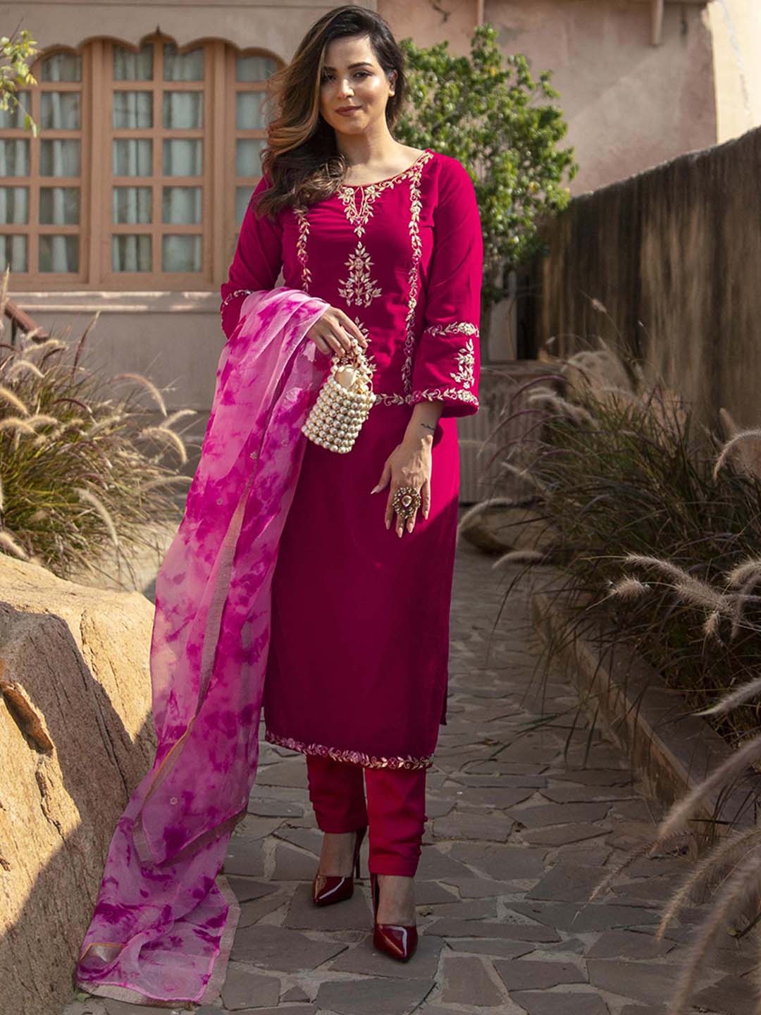 

AACHHO Floral Embroidered Thread Work Velvet Kurta with Trousers & Dupatta, Pink