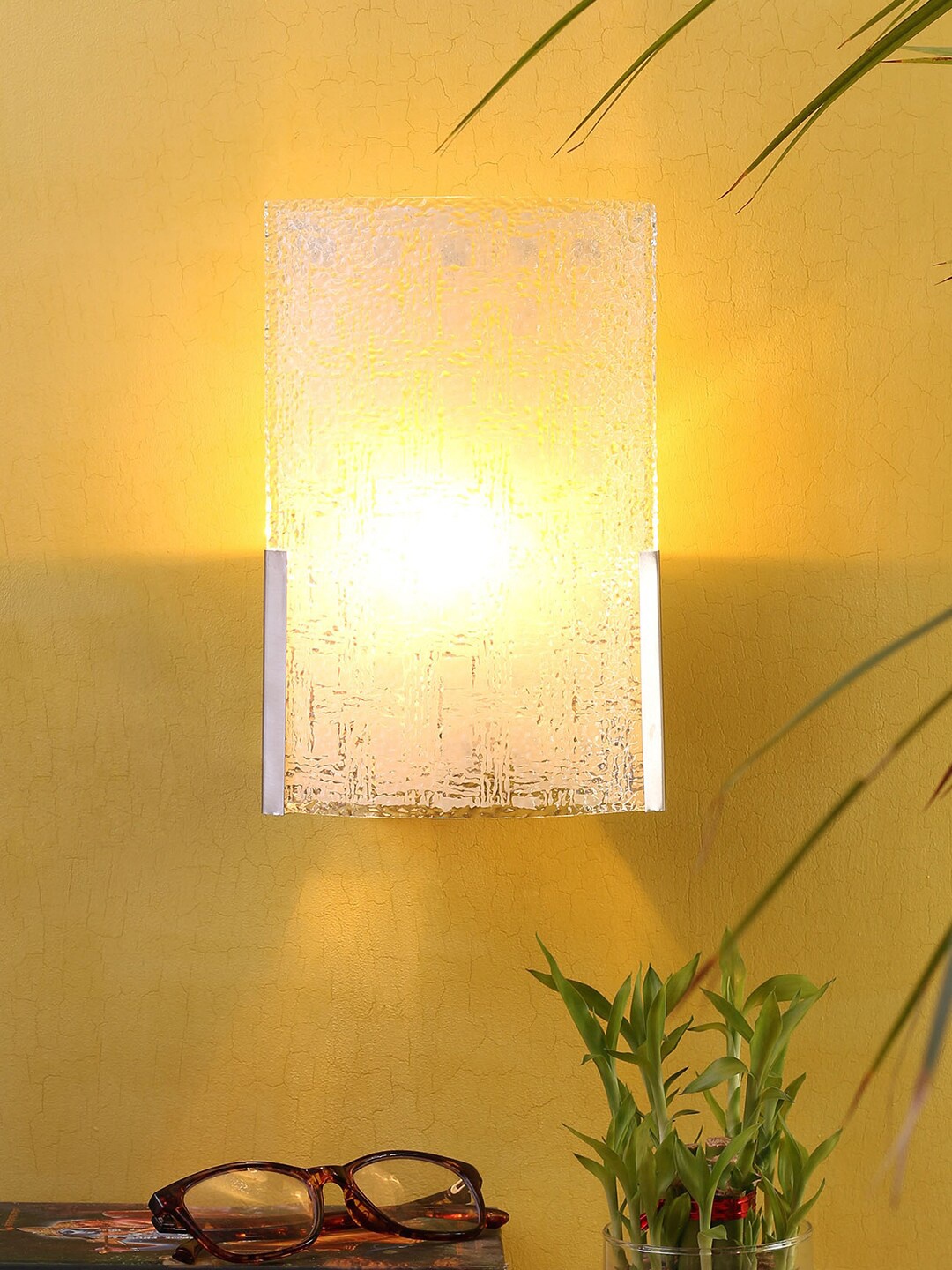 

Devansh White Textured Glass Wall Mounted Lamp