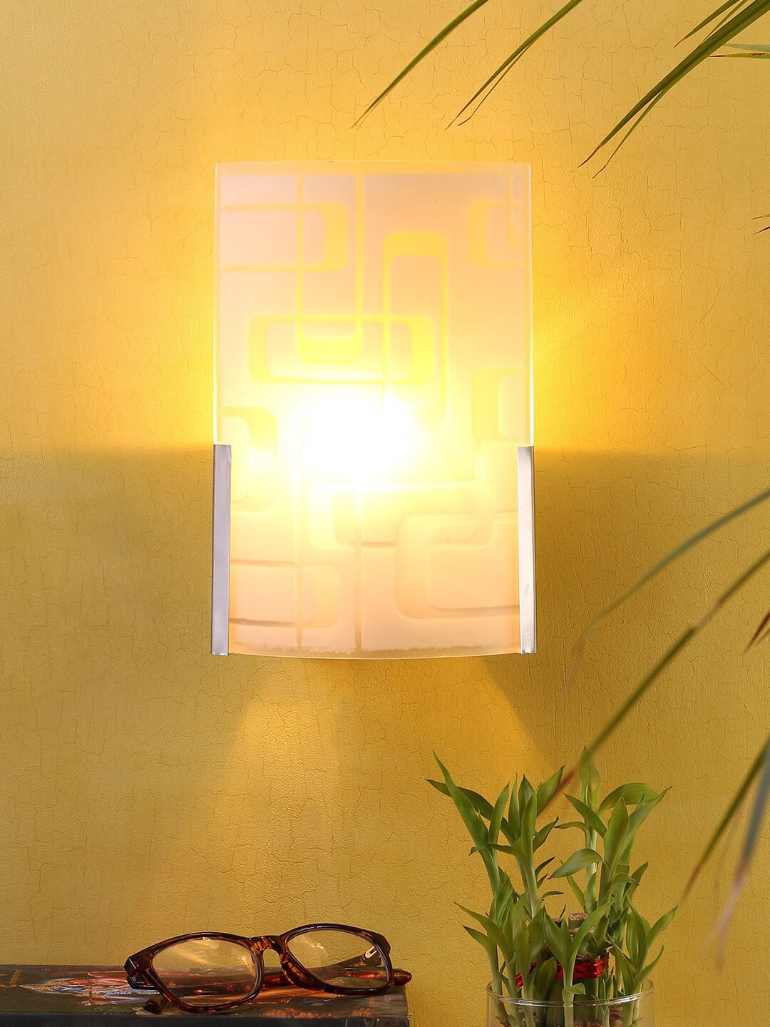 

Devansh White Textured Glass Wall Mounted Lamp
