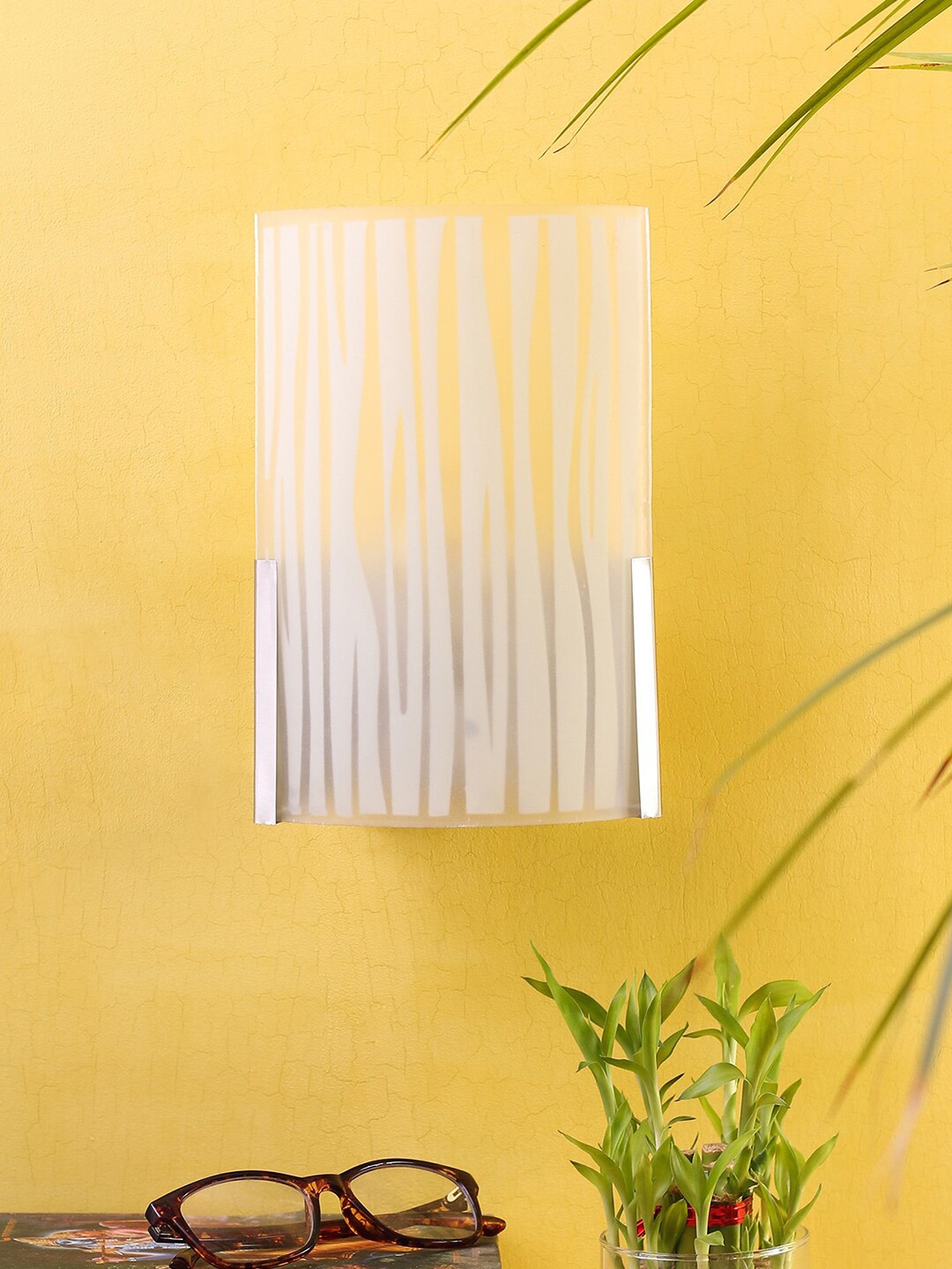 

Devansh White Textured Glass Wall Mounted Lamp