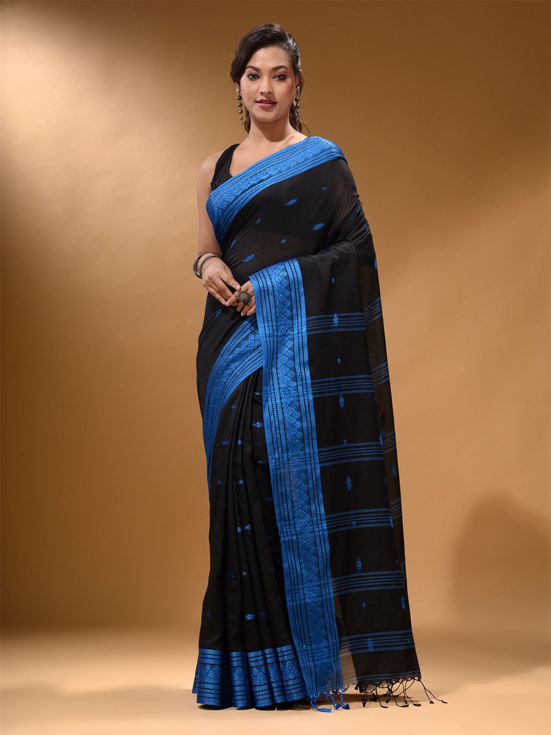 

Arhi Ethnic Motifs Zari Pure Cotton Saree, Black