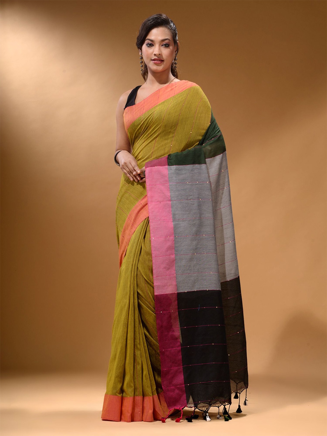 

Arhi Colourblocked Sequined Pure Cotton Saree, Green