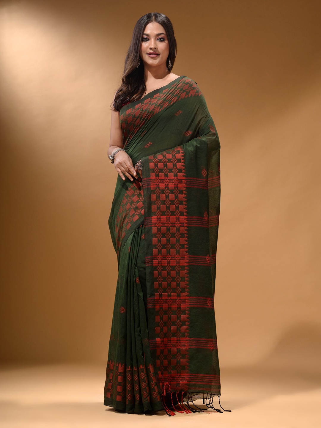 

Arhi Geometric Woven Design Pure Cotton Saree, Green