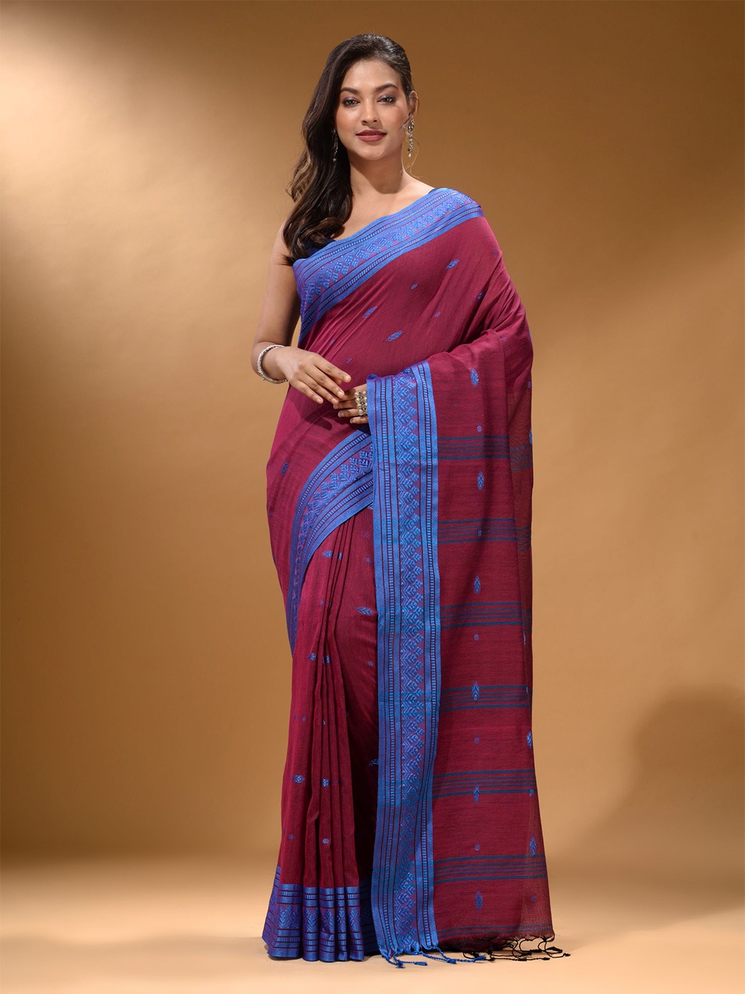 

Arhi Ethnic Motifs Woven design Zari Pure Cotton Saree, Magenta