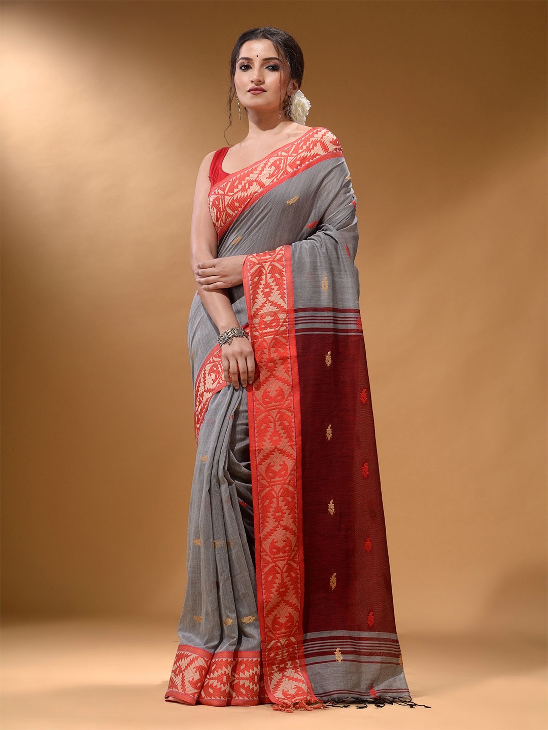 

Arhi Ethnic Motifs Woven Design Pure Cotton Saree, Grey