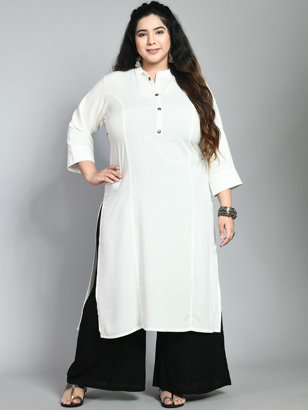 

PrettyPlus by Desinoor.com Plus Size Mandarin Collar Panelled Kurta, White