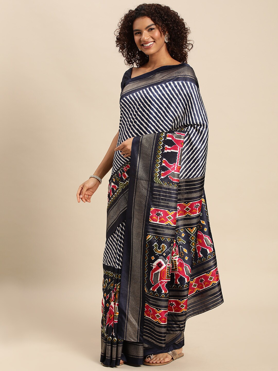 

AVANSHEE Leheriya Printed Art Silk Saree, Black