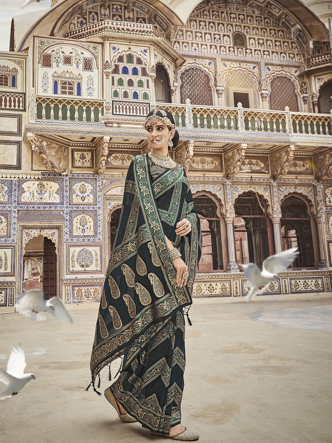

elora Woven Design Ethnic Motifs Organza Saree, Green