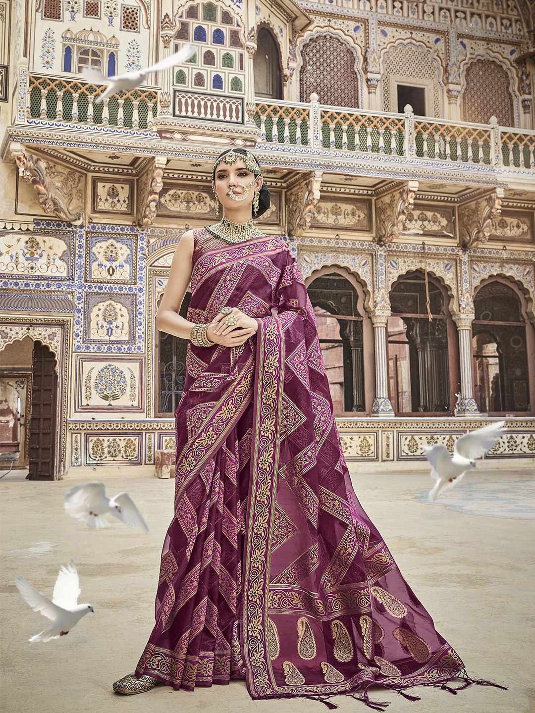 

elora Woven Design Ethnic Motifs Zari Organza Saree, Maroon