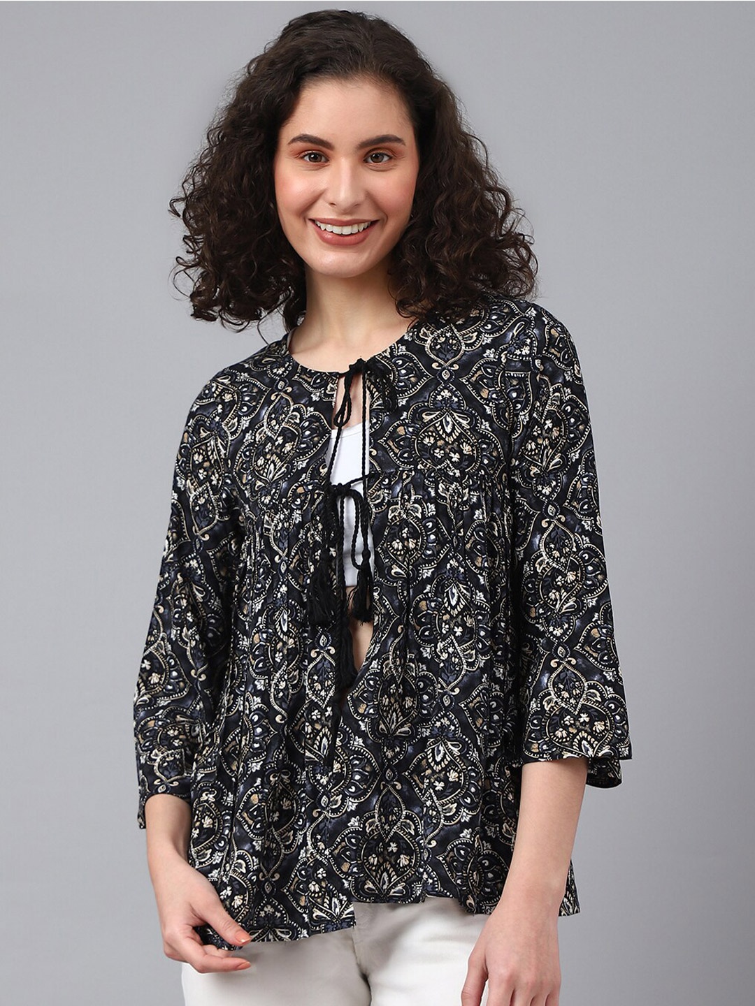 

DEEBACO Women Printed Tie-Up Shrug, Black
