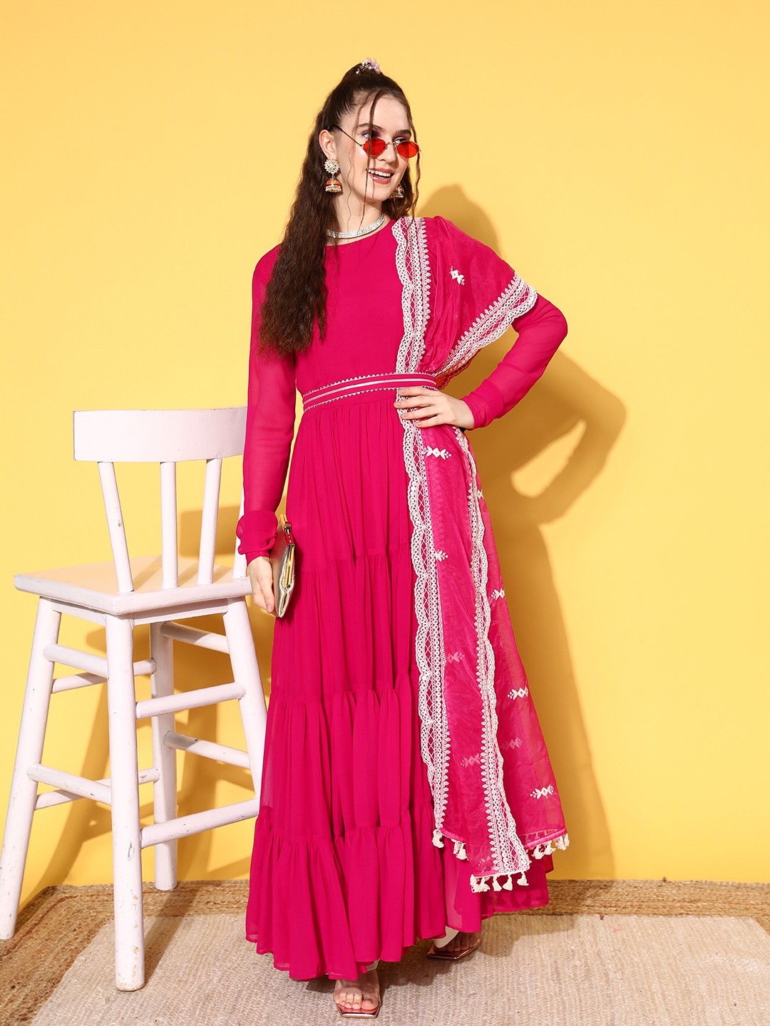 

Inddus Women Thread Embroidered Georgette Kurta with Dupatta and Belt, Pink