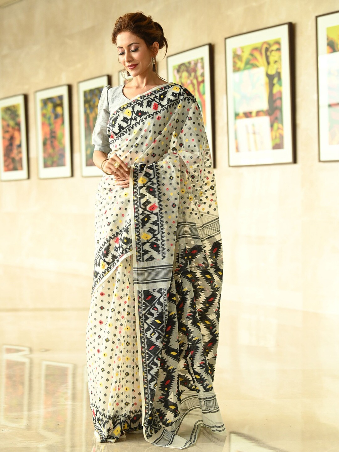 

BEATITUDE Woven Design Pure Cotton Saree, Off white