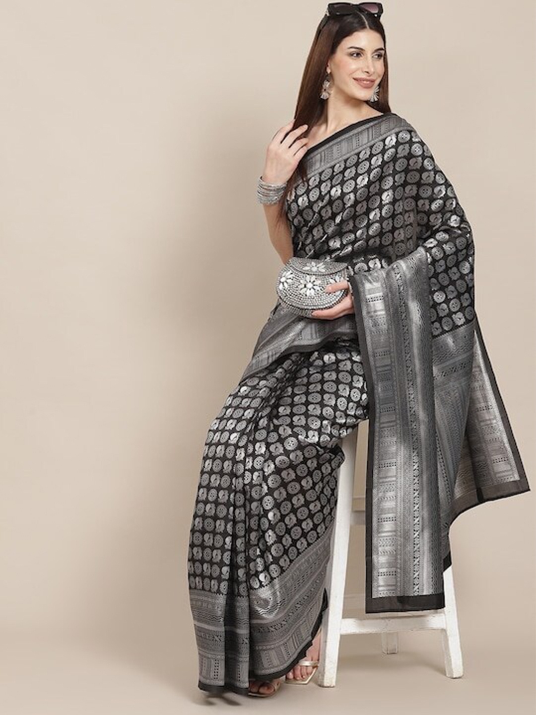 

Poshyaa Woven Design Zari Bordered Kanjeevaram Saree, Black