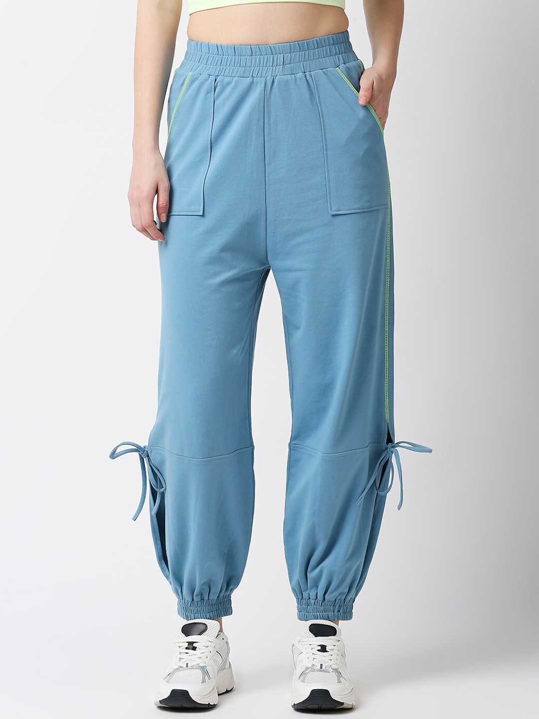 

Disrupt Women Relaxed Fit Joggers, Blue