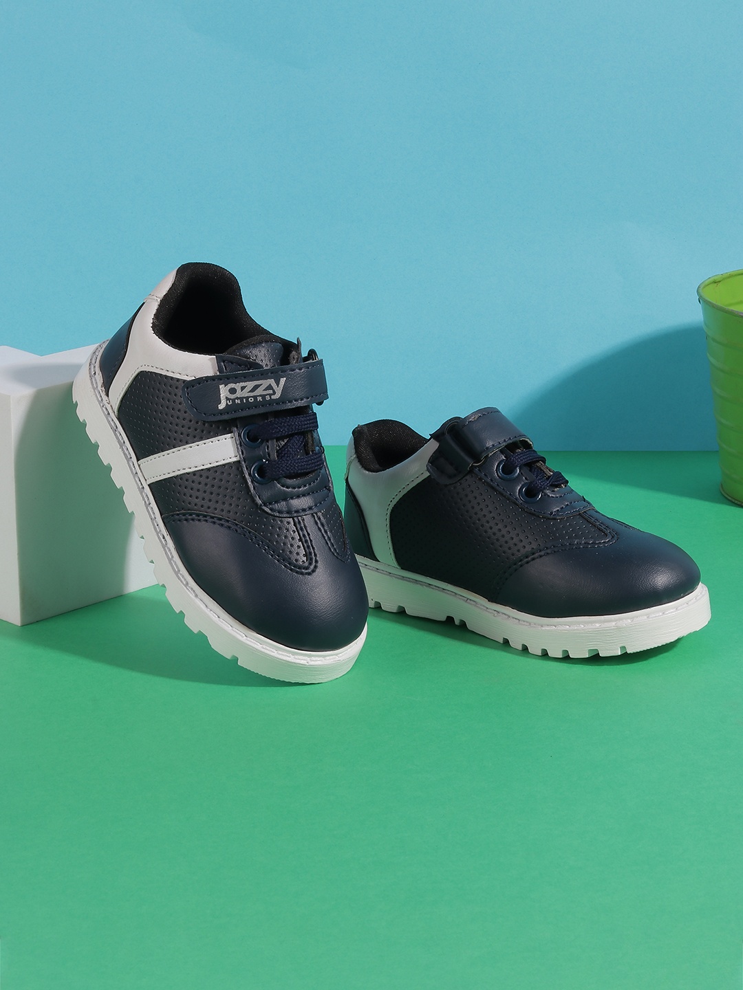 

Jazzy Juniors Boys Colourblocked Sneakers, Navy blue