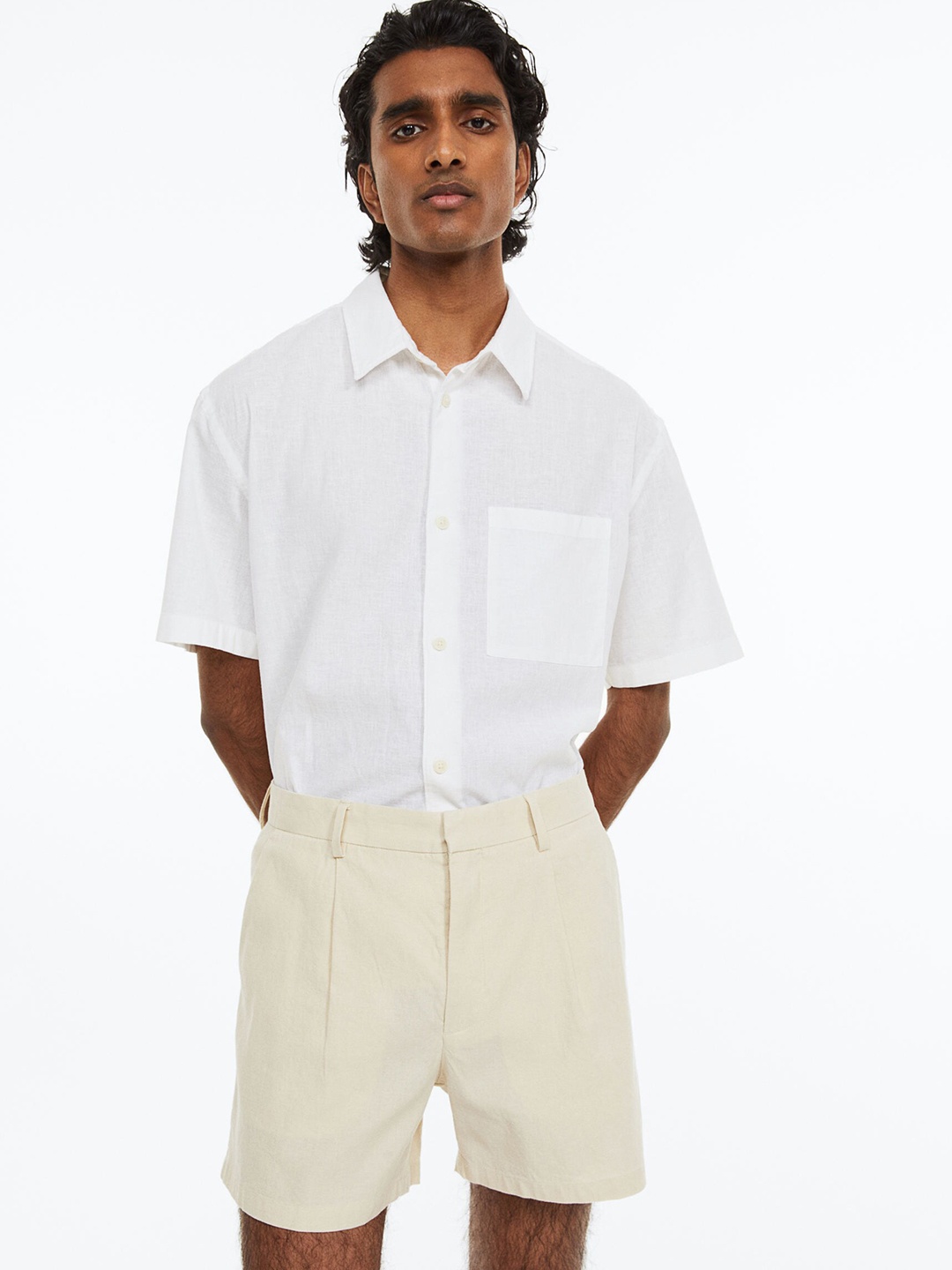 

H&M Men Regular Fit Linen-Blend Shorts, Beige