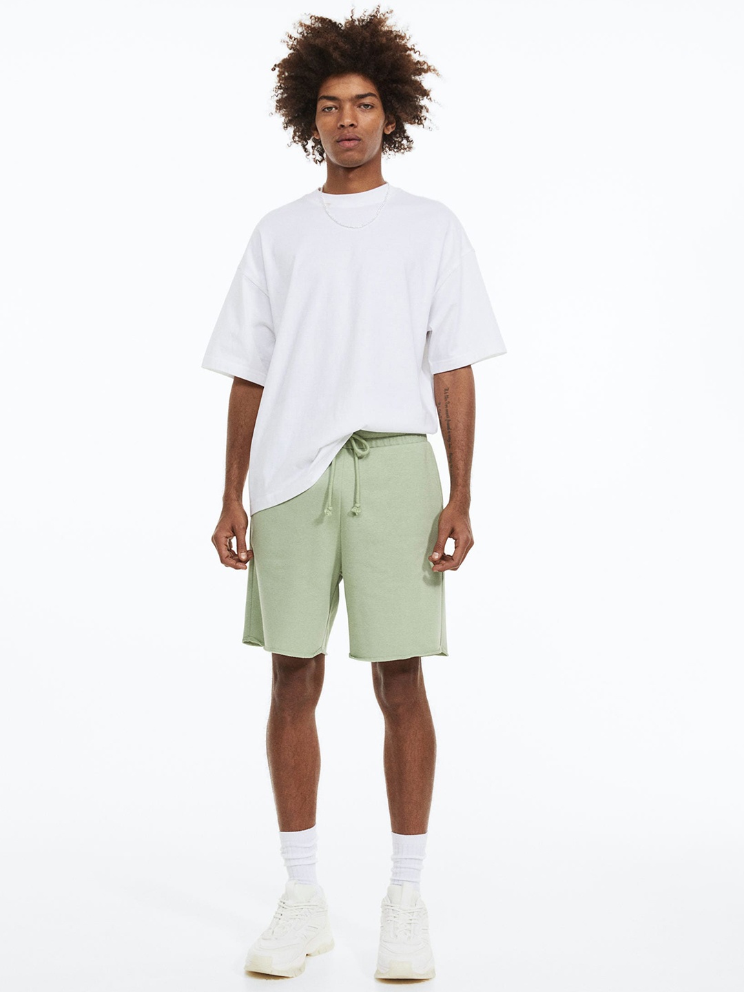 

H&M Men Regular Fit Sweatshirt Shorts, Green