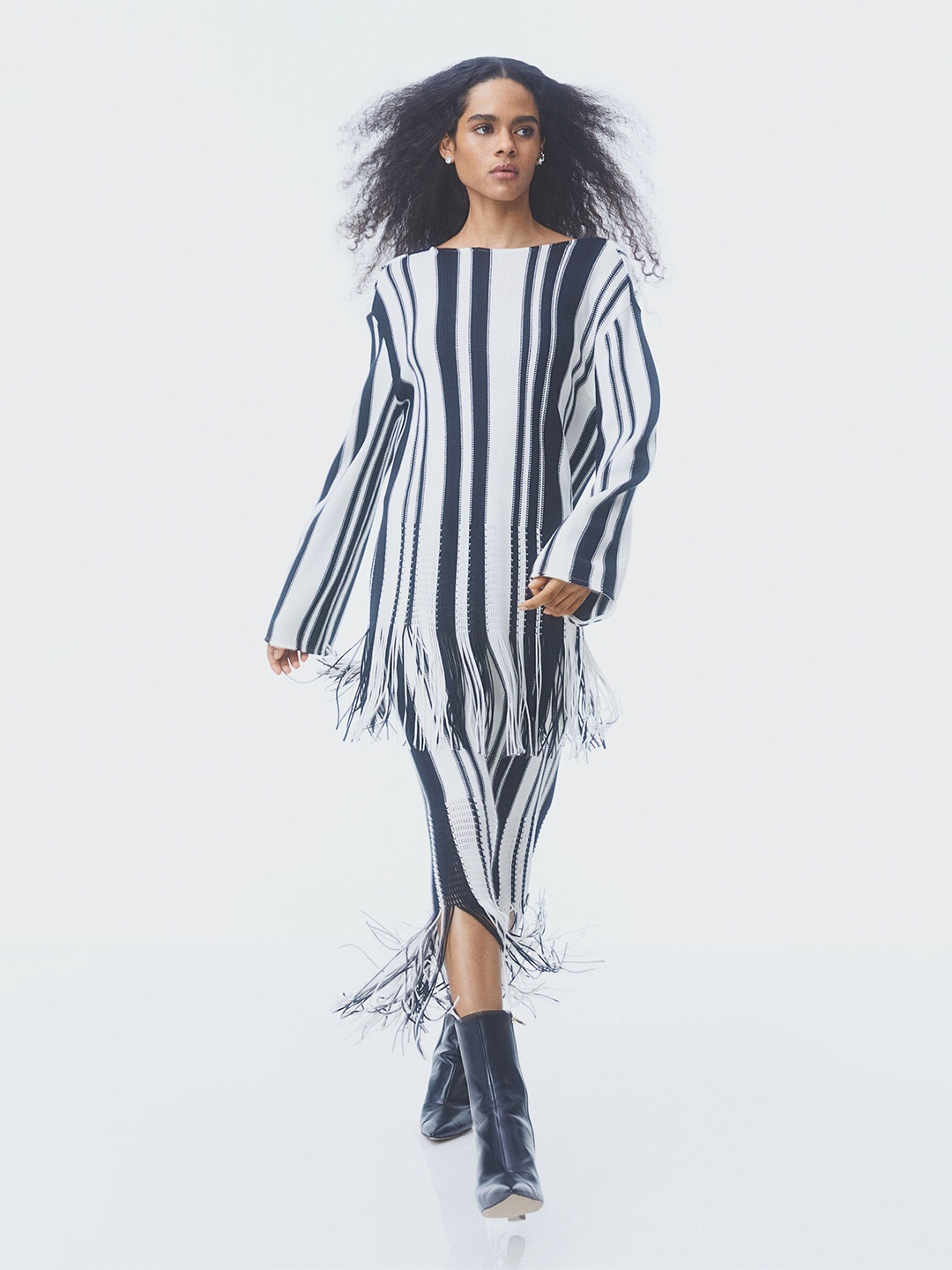 

H&M Acrylic Oversized Fringe-Hem Top, Black